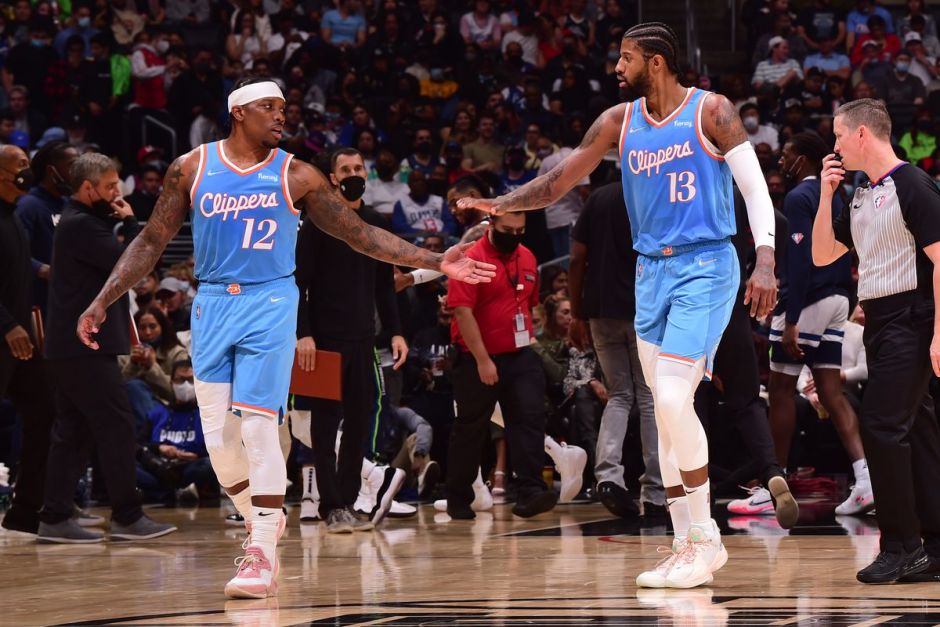 爱德华兹生涯已101次单场得分30+，追平唐斯并列队史第一（爱德华兹生涯第101次单场30+，与唐斯并列队史第一）