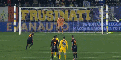 第17圈，诺里斯和勒克莱尔先后进站，出站后诺里斯卡在安东内利身后暂列第9。