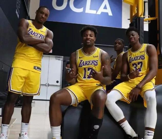 贝尔萨：我是个毒瘤，是那种会让环境变得紧张的人（贝尔萨：我是个麻烦人物，总会让团队气氛紧张）