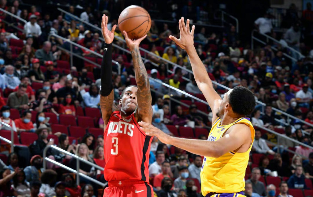 意甲半场：劳塔罗破门，莫拉塔伤退，国米1-0科莫（意甲半场战报：劳塔罗建功，莫拉塔伤退，国米暂1-0领先科莫）